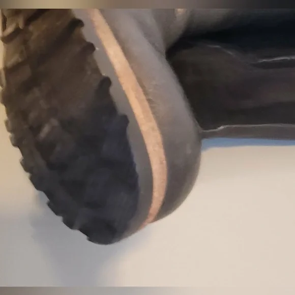 Black Uggs. Knee-High Leather Boots size 9 - Picture 9 of 13